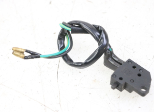 CONTACTEUR FEU STOP DROIT