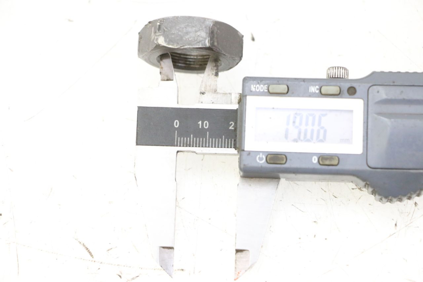 photo de TUERCA PIÑÓN SALIDA CAJA CAMBIOS YAMAHA FJ 36Y 1100 (1984 - 1985) - Zoom estado de uso