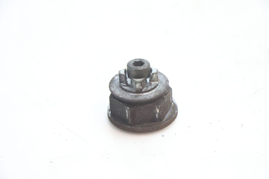 photo de TUERCA PIÑÓN SALIDA CAJA CAMBIOS SUZUKI GSR 600 (2005 - 2012) - Zoom estado de uso
