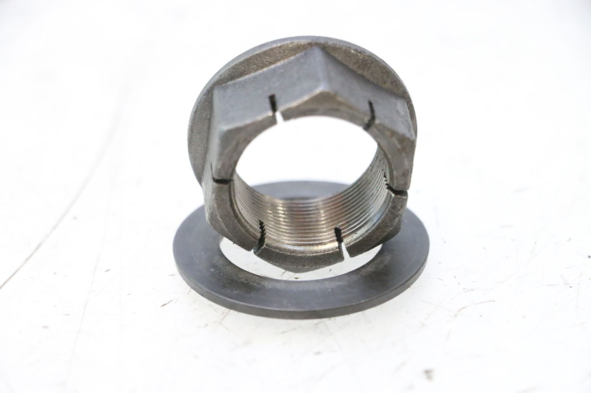photo de TUERCA PIÑÓN SALIDA CAJA CAMBIOS DUCATI SS IE DS CARENEE 1000 (2002 - 2006) - Detalle de la pieza