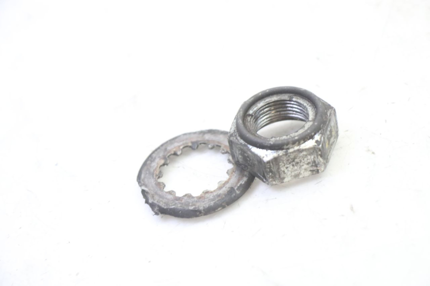 photo de TUERCA PIÑÓN SALIDA CAJA CAMBIOS SUZUKI SV S 650 (2003 - 2009) - Detalle de la pieza