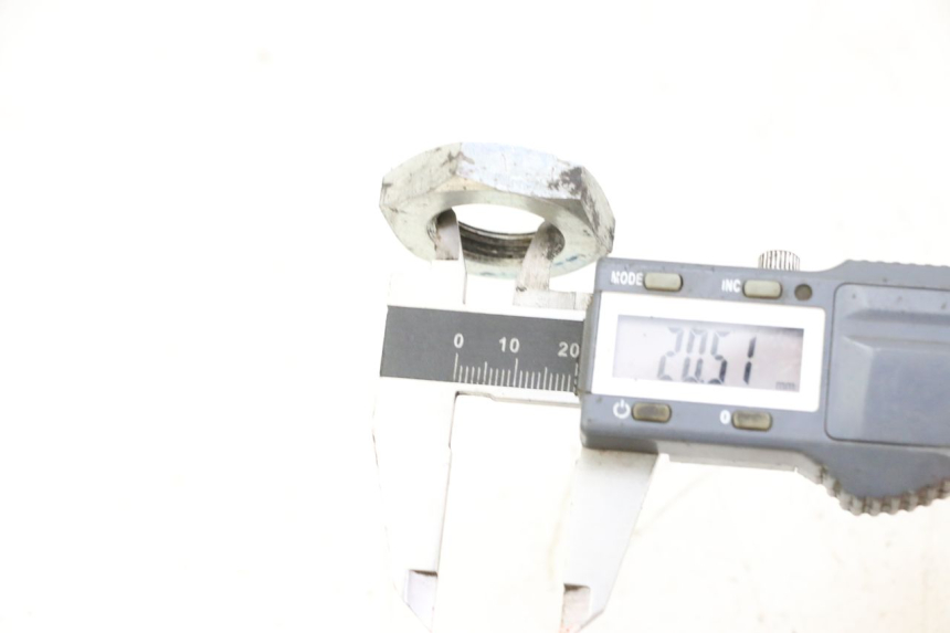 photo de TUERCA TIJA HORQUILLA YAMAHA FJ 36Y 1100 (1984 - 1985) - Detalle de la pieza