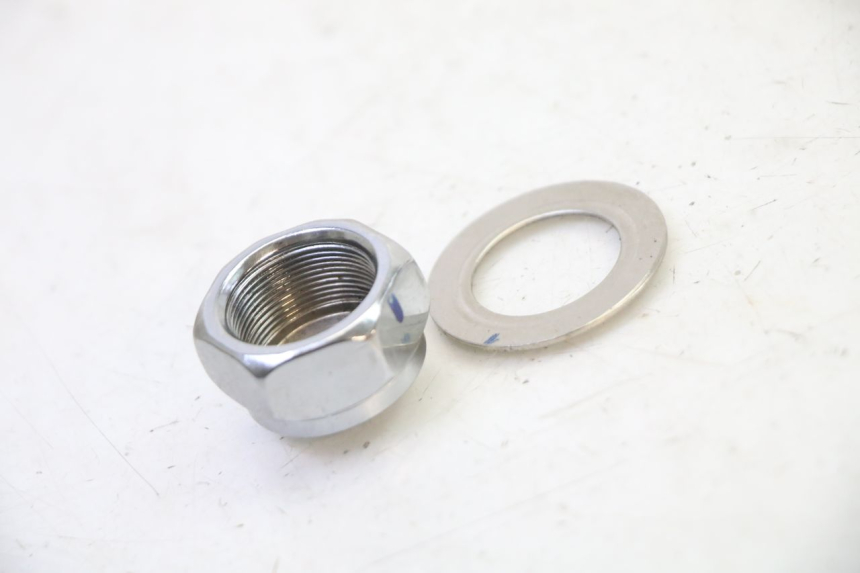 photo de TUERCA TIJA HORQUILLA APOLLO RFZ 125 - Otra perspectiva