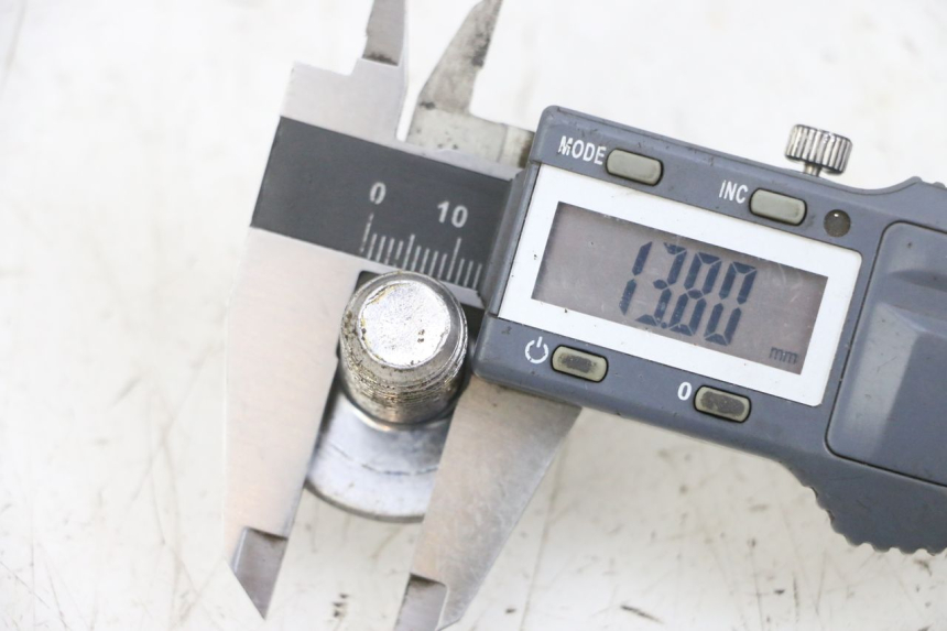 photo de TUERCA TIJA HORQUILLA YAMAHA TZR 50 (2008 - 2016) - Zoom estado de uso