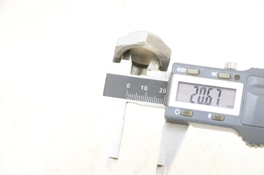 photo de TUERCA TIJA HORQUILLA KAWASAKI ZR 7 750 (1999 - 2004) - Detalle de la pieza