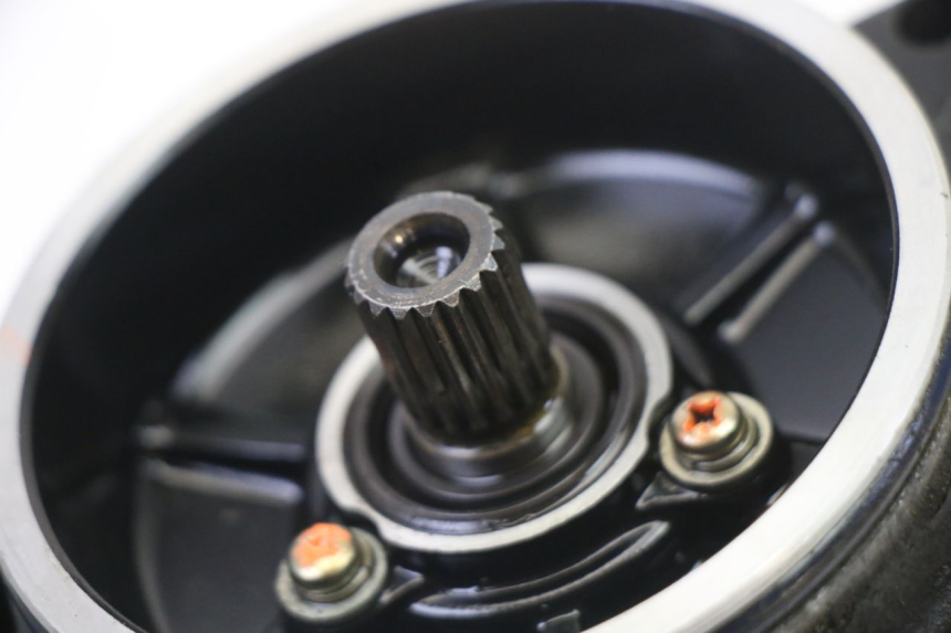 photo de ALTERNADOR YAMAHA FJ 36Y 1100 (1984 - 1985) - Primer plano técnico