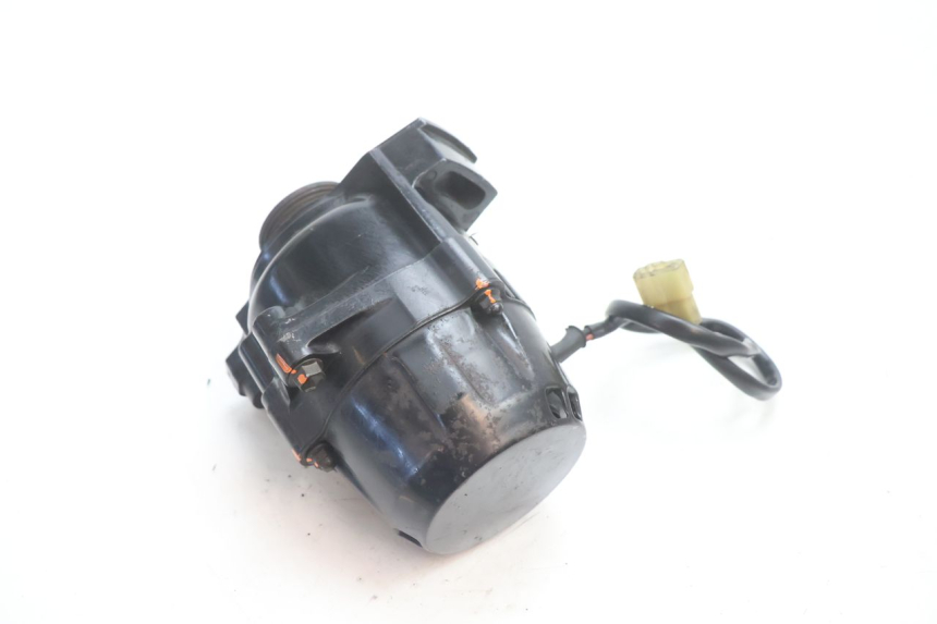 photo de ALTERNADOR KAWASAKI GPX F ZX750F 750 (1986 - 1990) - Primer plano técnico