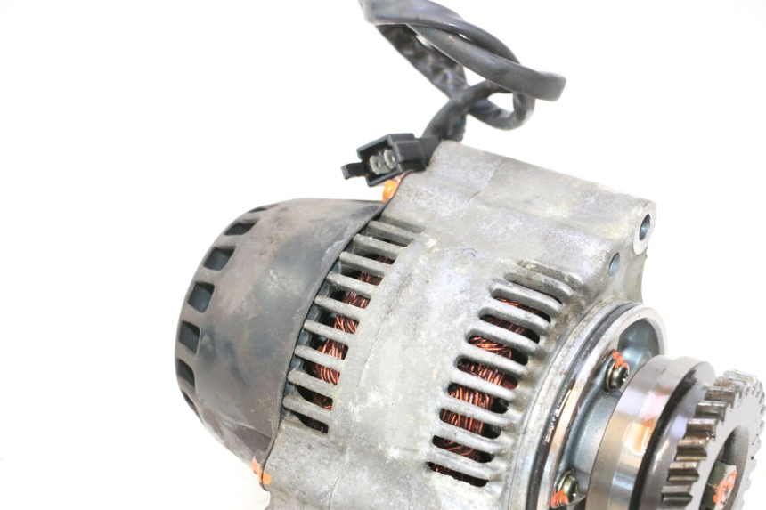 photo de ALTERNADOR SUZUKI GSX F GSXF 750 (1988 - 1998) - Detalle de la pieza