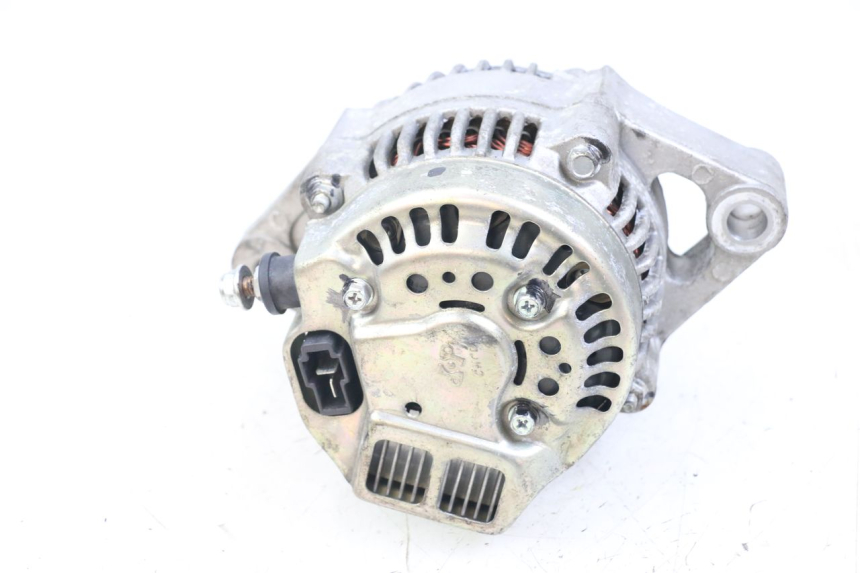 photo de ALTERNADOR MOTO GUZZI NORGE 8V GT 1200 (2011 - 2016) - Primer plano técnico
