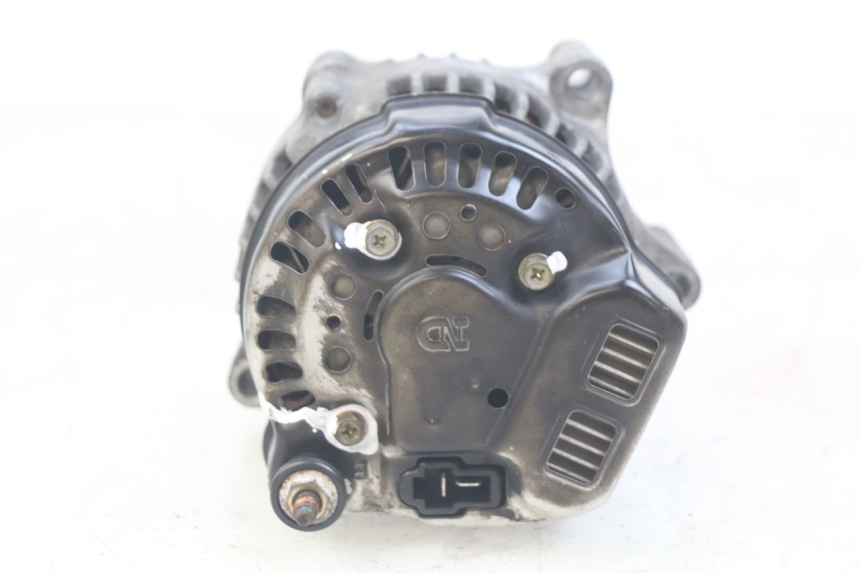 photo de ALTERNADOR TRIUMPH SPRINT ST 955 (1999 - 2001) - Primer plano técnico