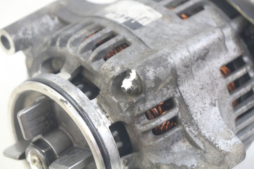 photo de ALTERNADOR TRIUMPH SPRINT ST 955 (1999 - 2001) - Estado de la superficie y material