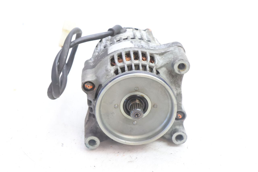 photo de ALTERNADOR YAMAHA XJR 1300 (1998 - 2002) - Otra perspectiva
