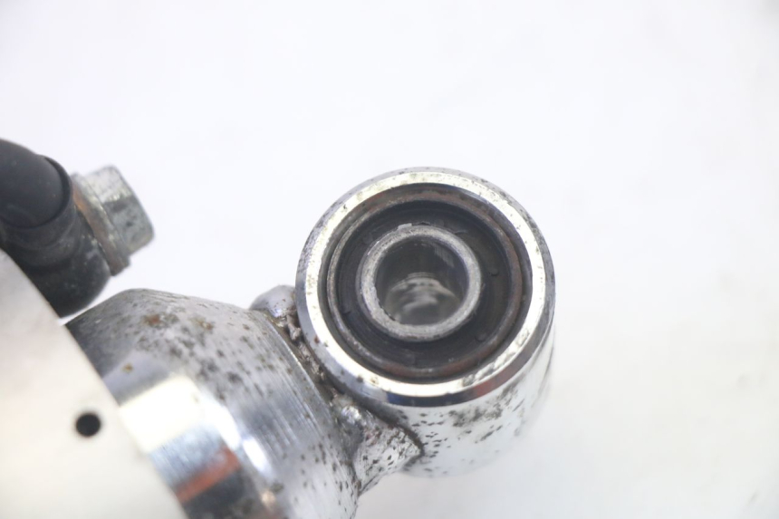 photo de AMORTIGUADOR TRASERO SUZUKI DL V STROM 1000 (2002 - 2007) - Primer plano técnico