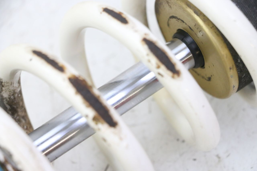 photo de AMORTIGUADOR TRASERO APRILIA ETX 125 (1998 - 2002) - Detalles de los puntos de fijación