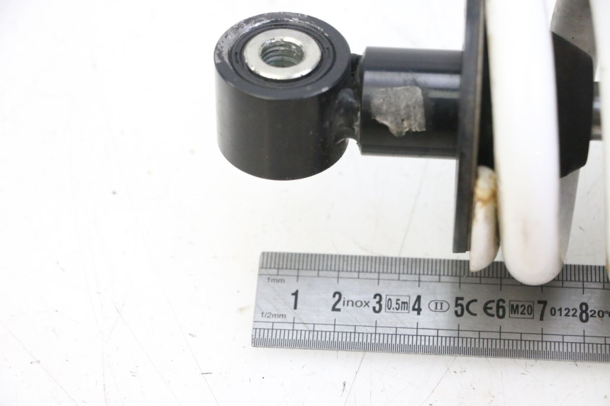 photo de AMORTIGUADOR TRASERO BMW G310 R 310 (2016 - 2020) - Primer plano técnico