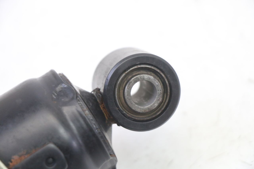 photo de AMORTIGUADOR TRASERO SUZUKI GSR 750 (2011 - 2017) - Primer plano técnico