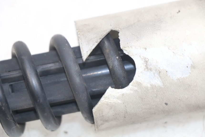 photo de AMORTIGUADOR TRASERO APRILIA SCARABEO 100 (2003 - 2012) - Primer plano técnico