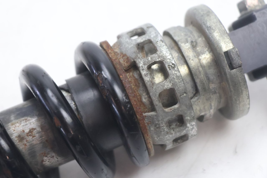 photo de AMORTIGUADOR TRASERO HONDA XLV VARADERO 125 (2007 - 2012) - Características distintivas