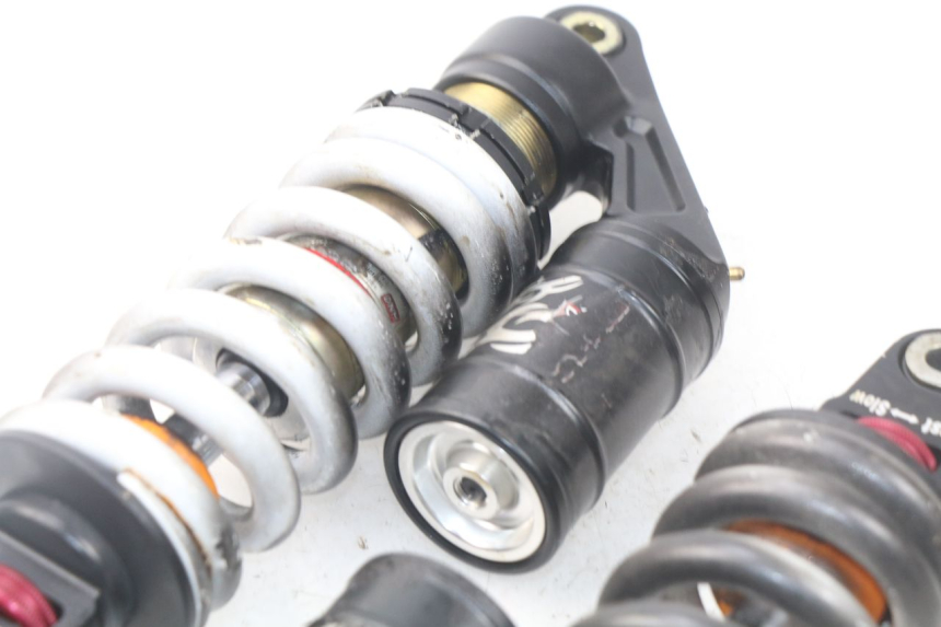 photo de AMORTIGUADOR DELANTERO SHINERAY XY150STE 150 - Estado de la superficie y material