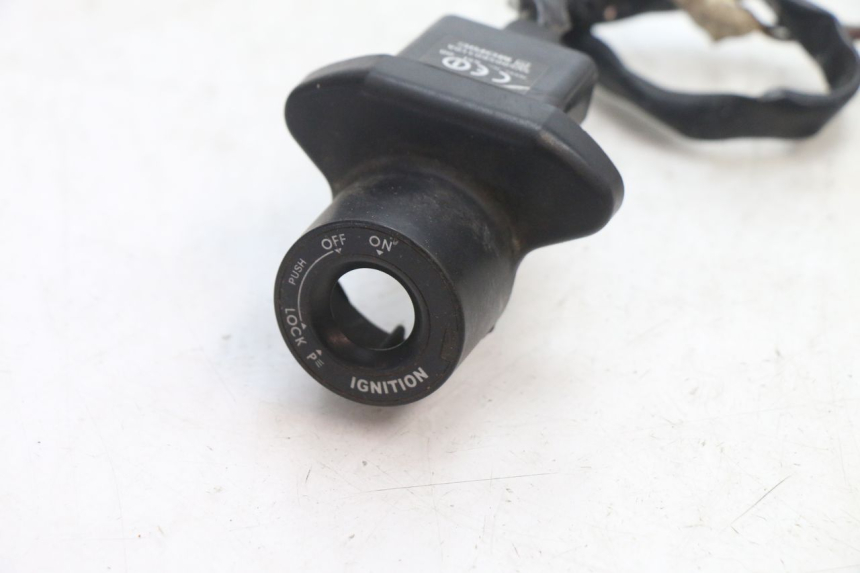 photo de ANTENA TRANSPONDEDOR YAMAHA FJR 1300 (2001 - 2005) - Detalle de la pieza