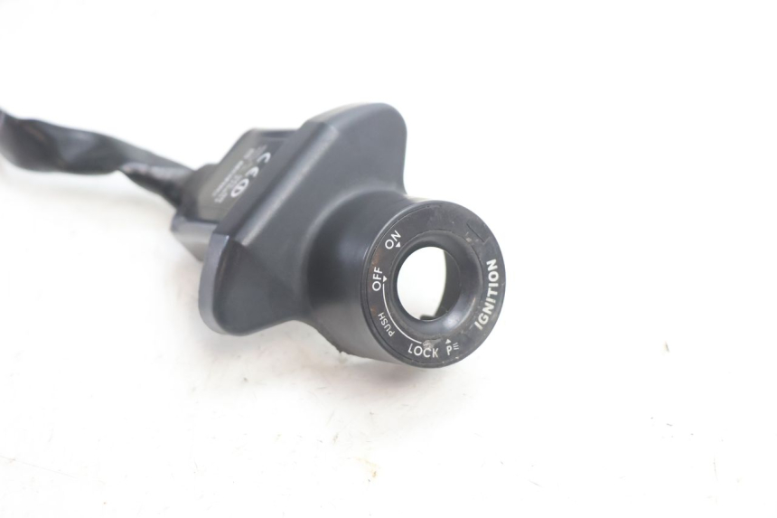 photo de ANTENA TRANSPONDEDOR YAMAHA FJR 1300 (2001 - 2005) - Zoom estado de uso