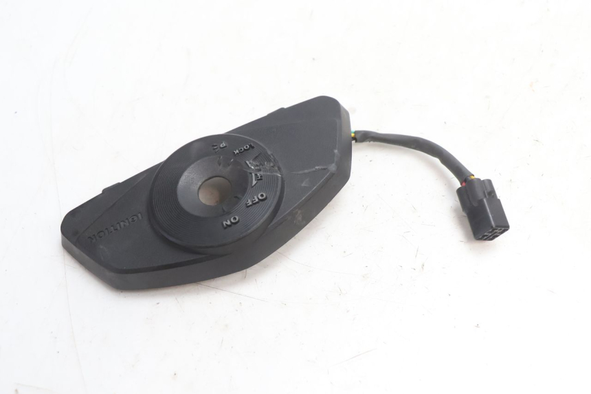 photo de ANTENA TRANSPONDEDOR SUZUKI GSR 600 (2005 - 2012) - Zoom estado de uso