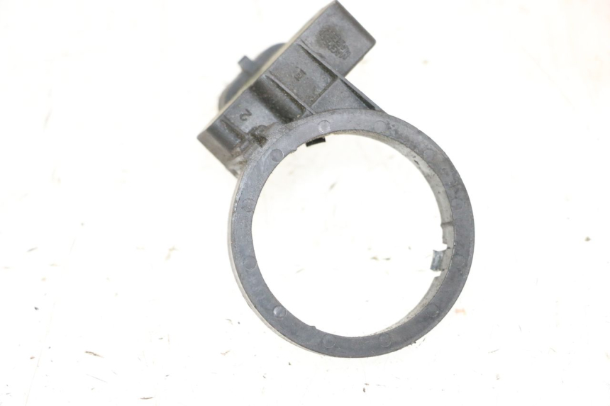 photo de ANTENA TRANSPONDEDOR PIAGGIO MP3 LT 400 (2007 - 2012) - Primer plano técnico