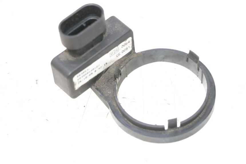 photo de ANTENA TRANSPONDEDOR PIAGGIO MP3 RL 250 (2006 - 2010) - Detalles de los puntos de fijación