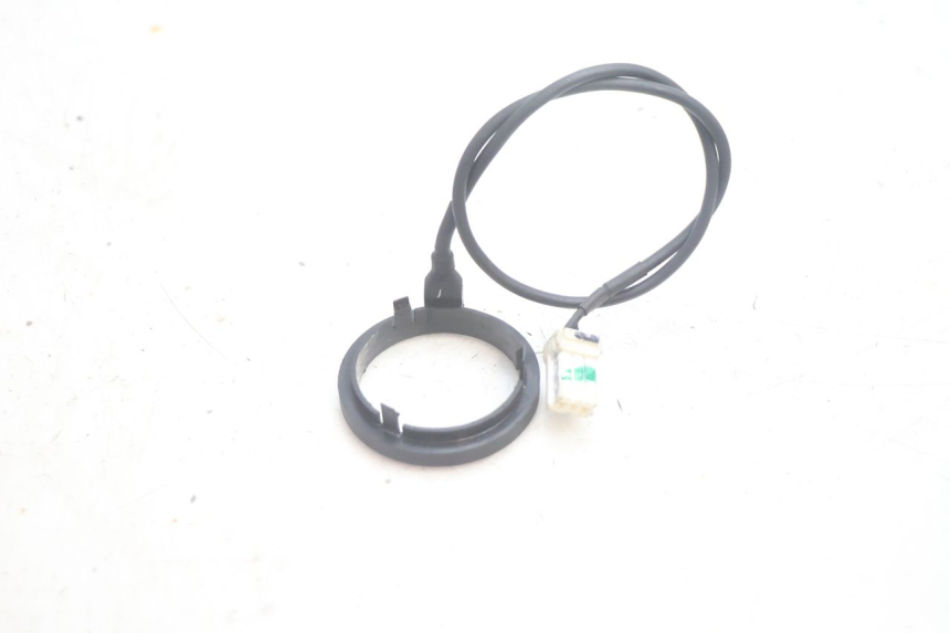 photo de ANTENA TRANSPONDEDOR PIAGGIO MP3 125 (2006 - 2014) - Primer plano técnico