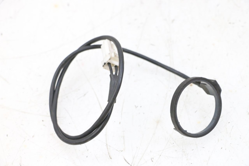 photo de ANTENA TRANSPONDEDOR PEUGEOT SATELIS 125 (2006 - 2009) - Otra perspectiva