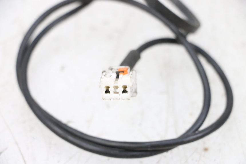 photo de ANTENA TRANSPONDEDOR PEUGEOT SATELIS 125 (2006 - 2009) - Otra perspectiva