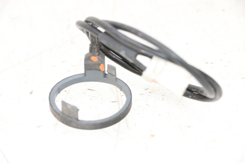 photo de ANTENA TRANSPONDEDOR PEUGEOT SATELIS 125 (2006 - 2009) - Zoom estado de uso