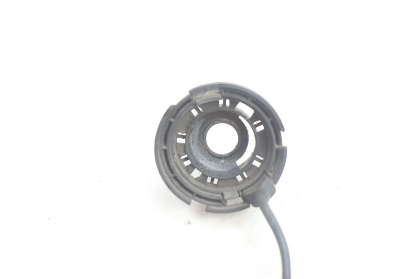 photo de ANTENA TRANSPONDEDOR PEUGEOT SATELIS 125 (2006 - 2009) - Primer plano técnico