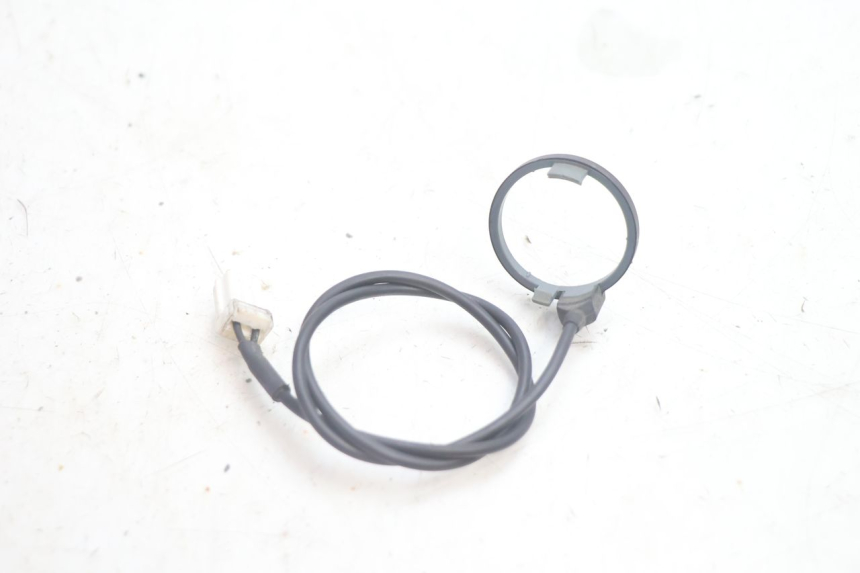 photo de ANTENA TRANSPONDEDOR PEUGEOT SATELIS 125 (2013 - 2018) - Primer plano técnico