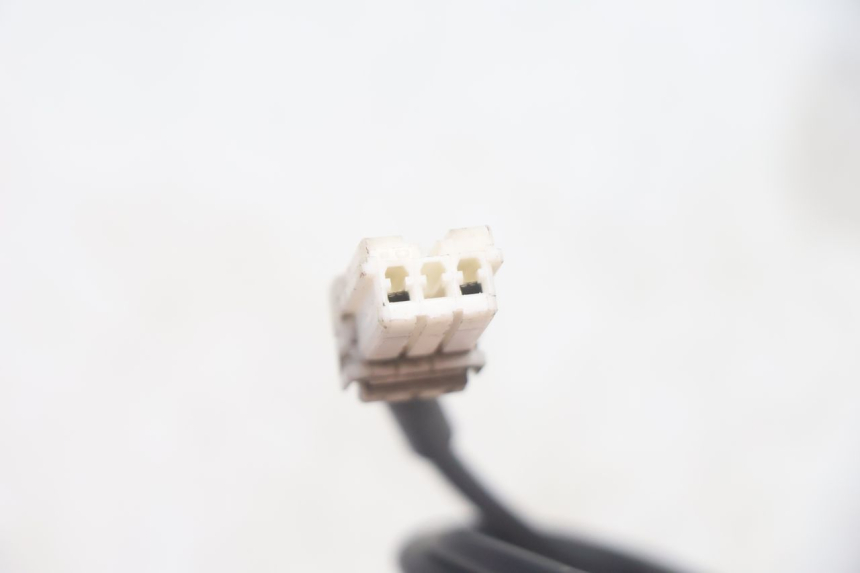 photo de ANTENA TRANSPONDEDOR PEUGEOT SATELIS 125 (2013 - 2018) - Detalles de los puntos de fijación