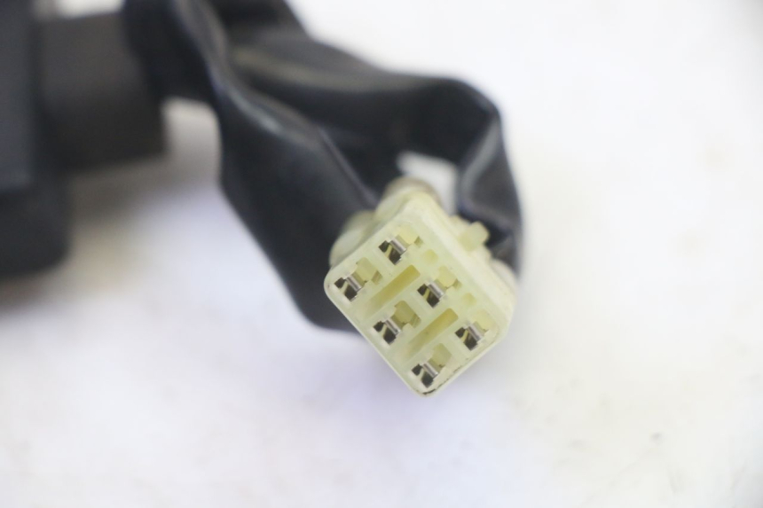 photo de ANTENA TRANSPONDEDOR YAMAHA X-MAX XMAX 250 (2006 - 2009) - Detalles de los puntos de fijación