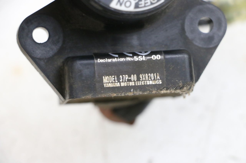 photo de ANTENA TRANSPONDEDOR YAMAHA X-MAX XMAX 125 (2010 - 2013) - Zoom estado de uso