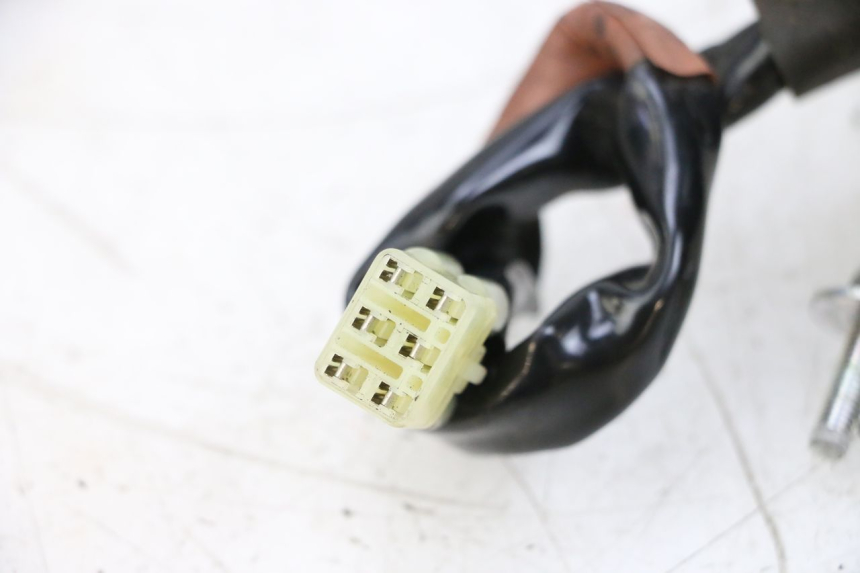 photo de ANTENA TRANSPONDEDOR YAMAHA X-MAX XMAX 125 (2010 - 2013) - Detalles de los puntos de fijación