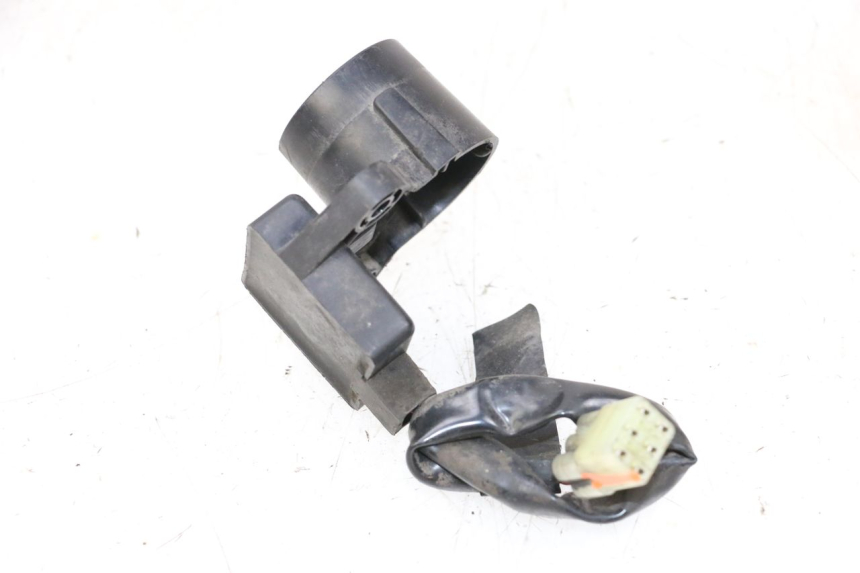 photo de ANTENA TRANSPONDEDOR YAMAHA X-MAX XMAX 250 (2006 - 2009) - Primer plano técnico