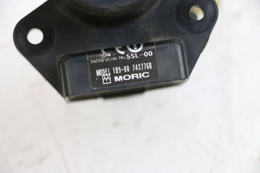 photo de ANTENA TRANSPONDEDOR YAMAHA X-MAX XMAX 250 (2006 - 2009) - Detalles de los puntos de fijación