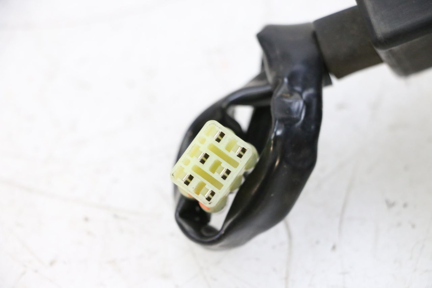 photo de ANTENA TRANSPONDEDOR YAMAHA XMAX X-MAX 125 (2006 - 2009) - Primer plano técnico