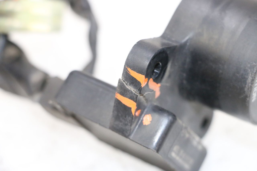 photo de ANTENA TRANSPONDEDOR YAMAHA XMAX X-MAX 125 (2006 - 2009) - Primer plano técnico