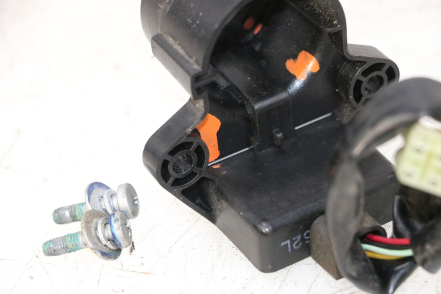 photo de ANTENA TRANSPONDEDOR YAMAHA XMAX X-MAX 125 (2006 - 2009) - Primer plano técnico