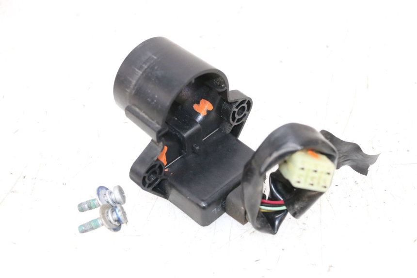 photo de ANTENA TRANSPONDEDOR YAMAHA XMAX X-MAX 125 (2006 - 2009) - Detalles de los puntos de fijación