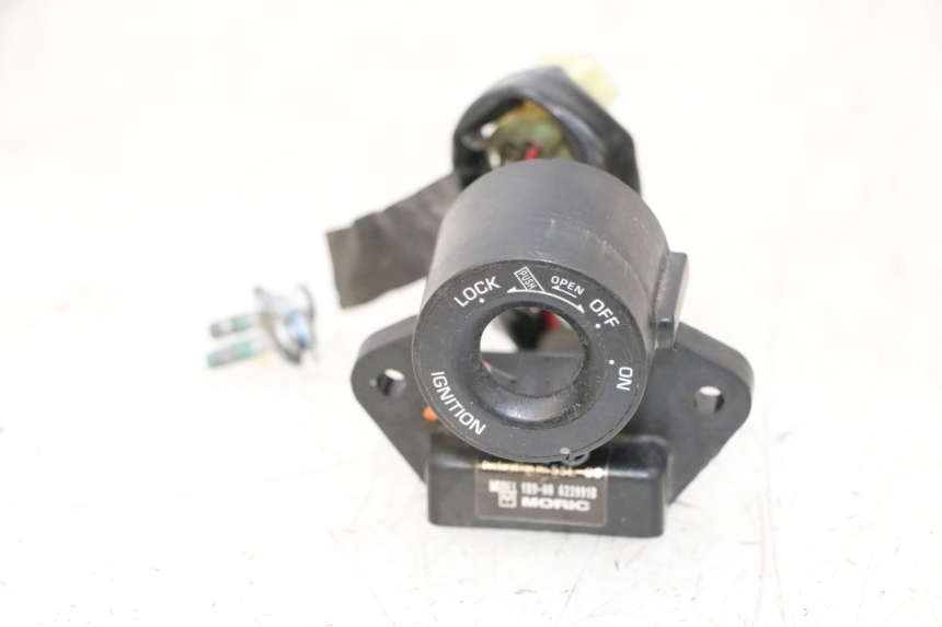 photo de ANTENA TRANSPONDEDOR YAMAHA XMAX X-MAX 125 (2006 - 2009) - Estado de la superficie y material