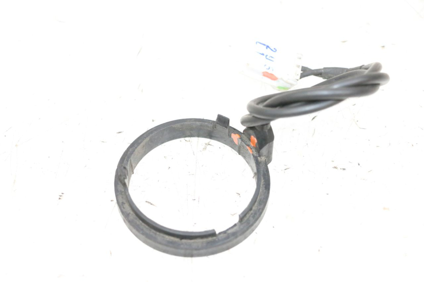 photo de ANTENA TRANSPONDEDOR PIAGGIO X8 125 (2004 - 2007) - Otra perspectiva