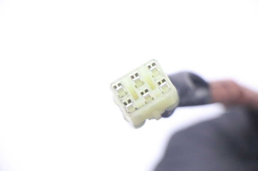 photo de ANTENA TRANSPONDEDOR YAMAHA YP X-MAX XMAX 400 (2014 - 2017) - Detalles de los puntos de fijación