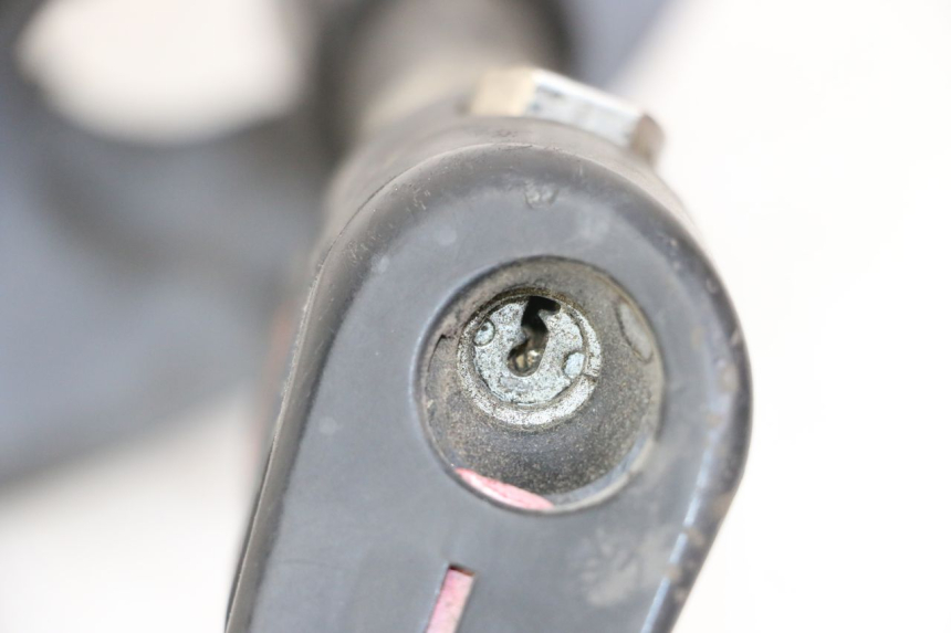 photo de ANTIRROBO PEUGEOT SPEEDFIGHT 100 (1997 - 2007) - Detalle de la pieza