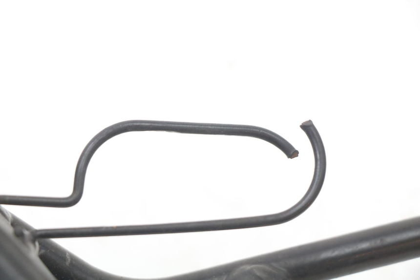 photo de CARENADO FRONTAL ARA SUZUKI BURGMAN 125 (2007 - 2014) - Primer plano técnico