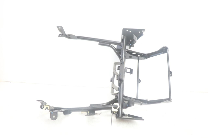 photo de CARENADO FRONTAL ARA SUZUKI BURGMAN EXECUTIVE ABS 650 (2006 - 2012) - Detalles de los puntos de fijación